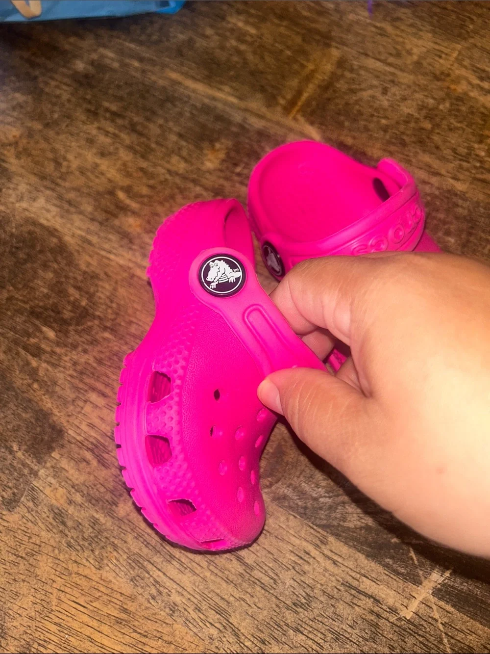 CROCS Kids Classic Clog in Bright Pink